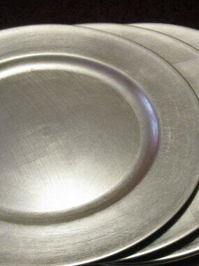 Set of 4 Silver Plastic Decorative Charger Plates Round Matte (4)